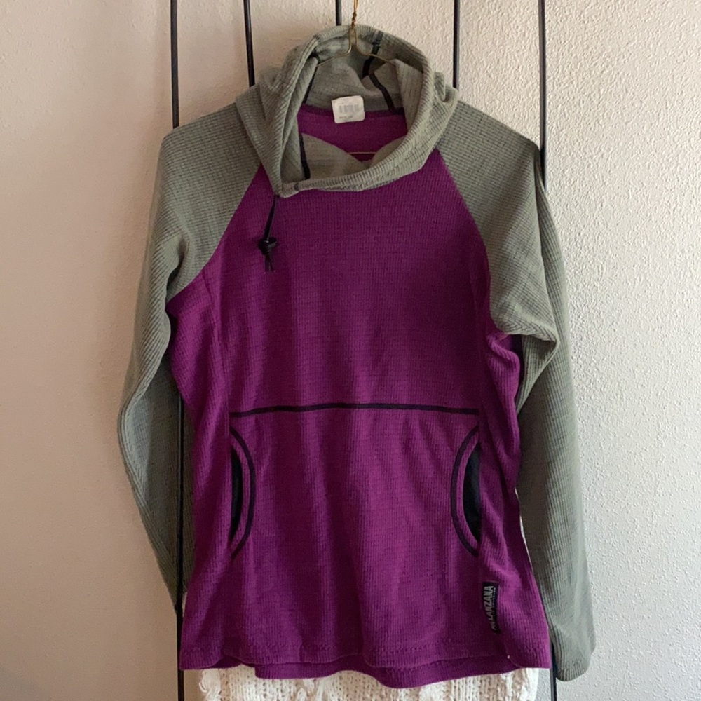 Melanzana microgrid fleece size small